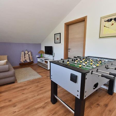 Holiday Home Taras Smilcic Exterior photo