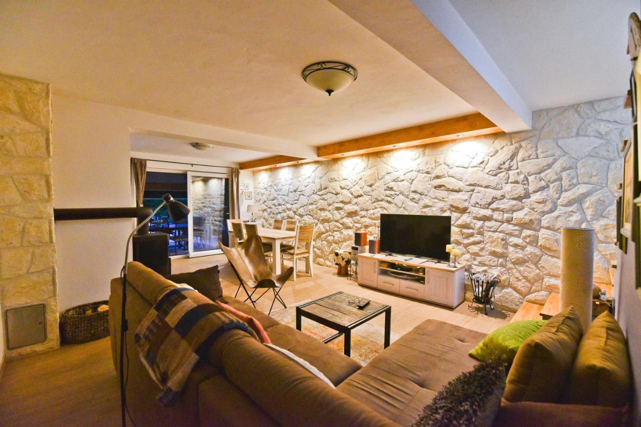 Holiday Home Taras Smilcic Exterior photo