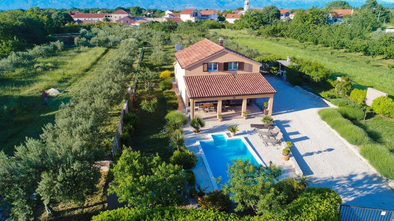 Holiday Home Taras Smilcic Exterior photo