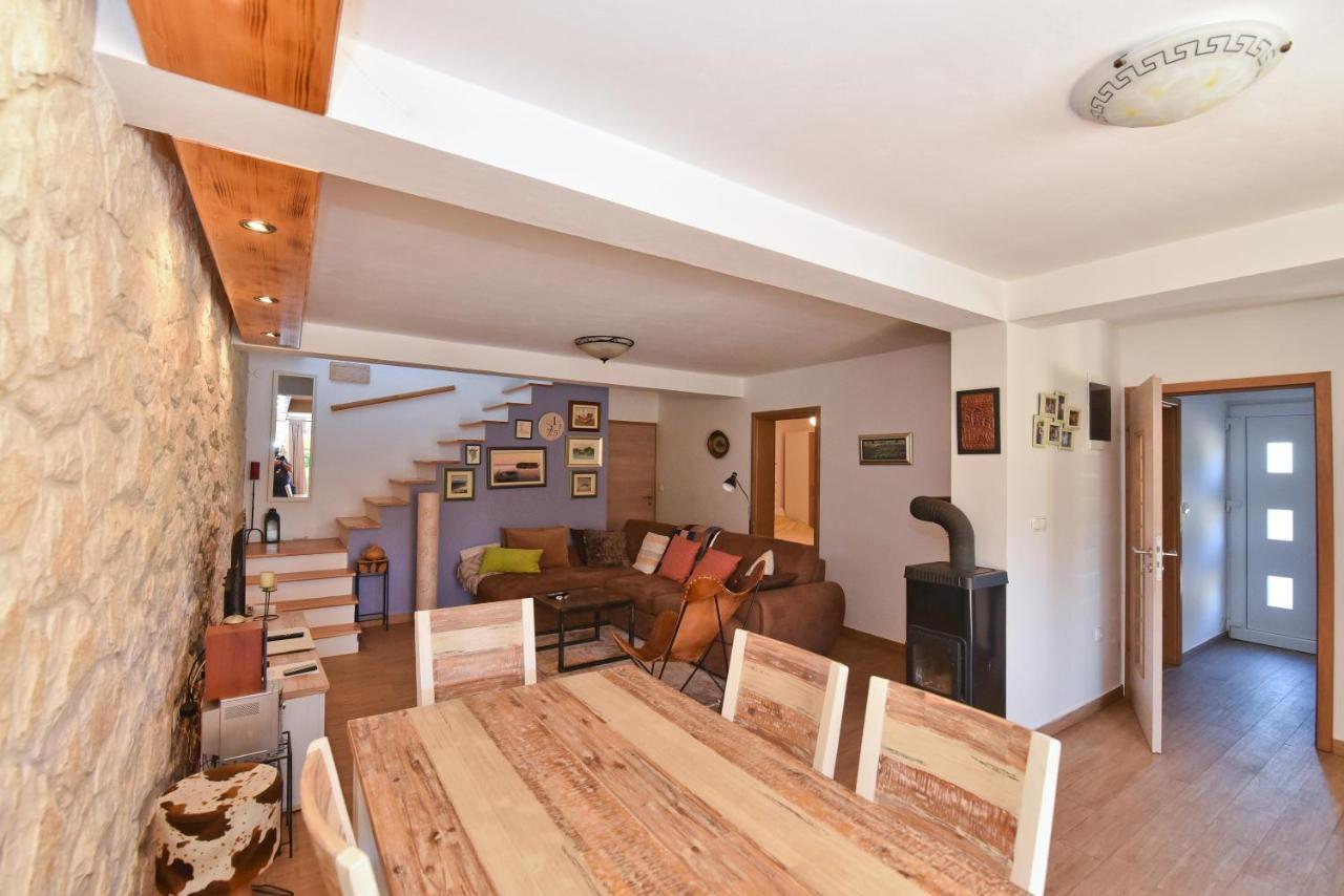 Holiday Home Taras Smilcic Exterior photo