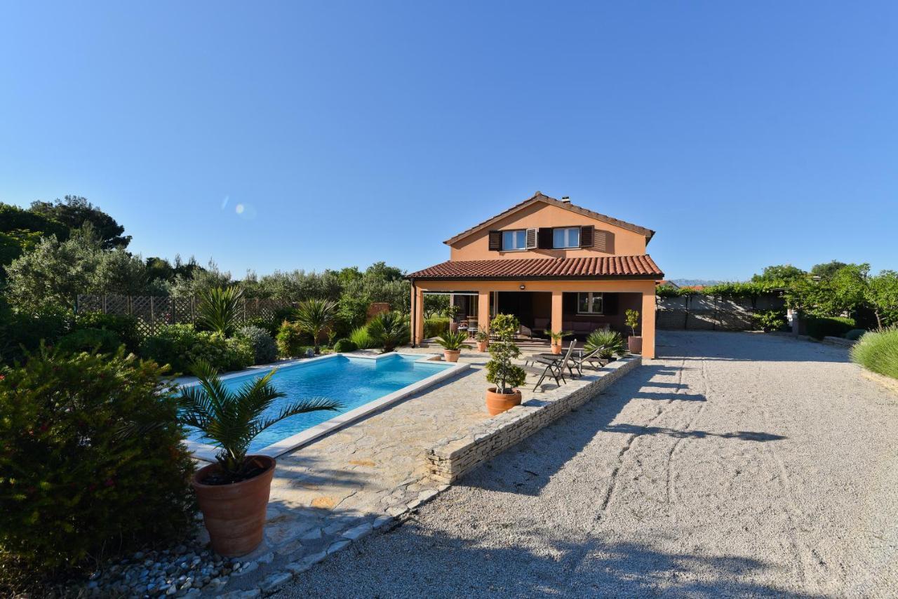 Holiday Home Taras Smilcic Exterior photo